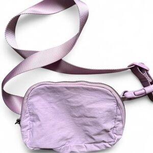 ODODOS lilac crossbody bag. Excellent condition, clean! Adjustable strap